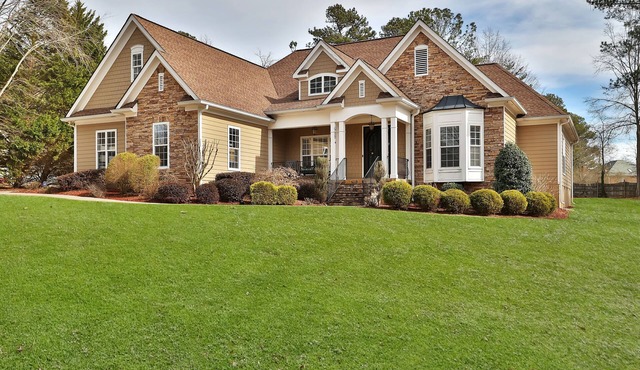 Luxury 6 bedroom pool, jacuzzi, theater room, game room