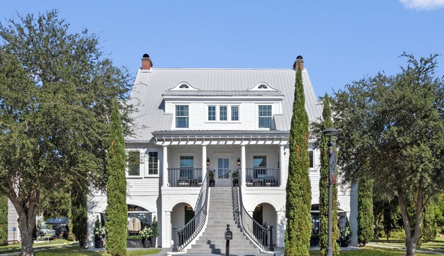 Luxury 6 Bedroom Coastal Home Directly Across From Beach Center of Downtown
