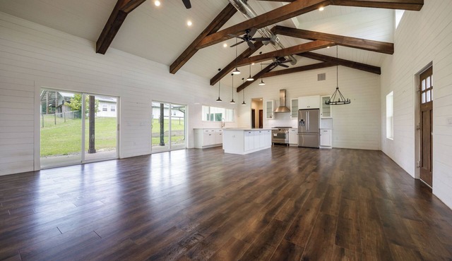Luxury 6ac Estate: Barn & Dog Yard. WEC/UF/Springs