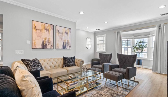 Luxury 6BD/5BTH + Roofdeck - Downtown Chicago!