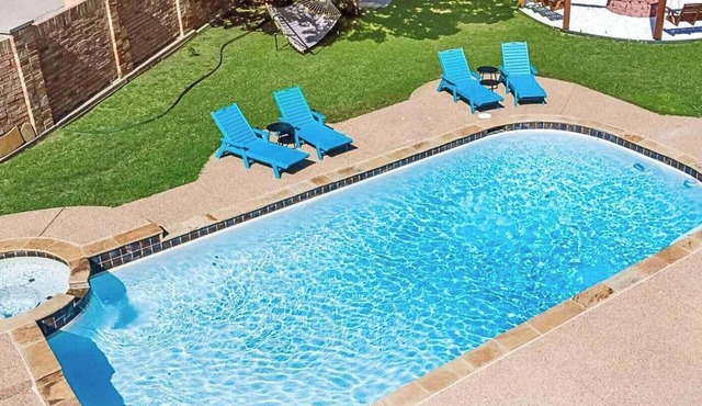 Luxury 6BR 2.5BA Home with Pool Cinema & Game Room