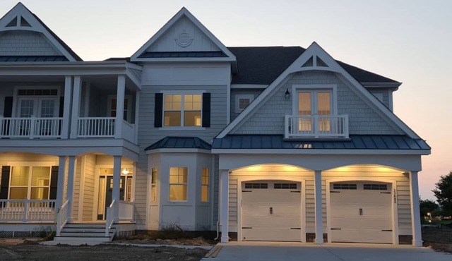 Luxury 6BR, 6.5 Baths, 5000 sqft @ The Peninsula, Linen & EV charger provided