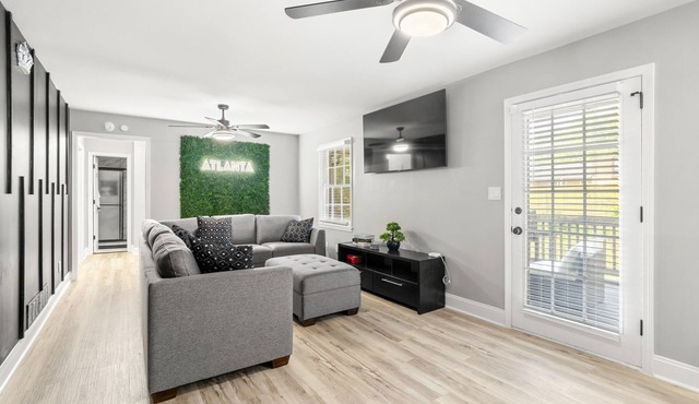 Luxury 6BR Oasis 4 Mins From ATL Intl Airport