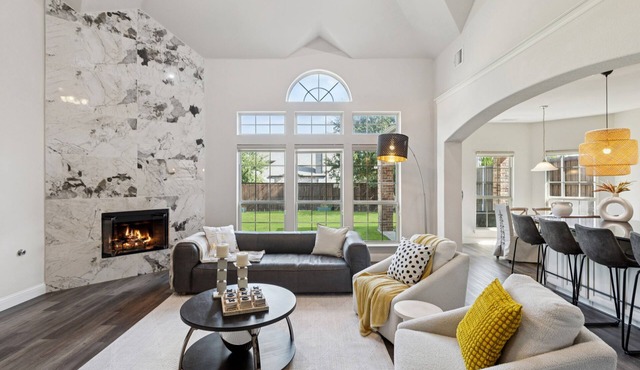 Luxury 6BR Retreat with Theater, Gym, 2 Kings & Fire Pit. Near Frisco & Prosper