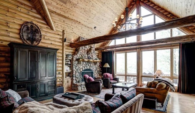 Luxury 7,500‑Sq‑Ft Lakefront Lodge, Private Dock & Snowmobile Access