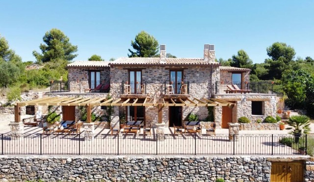 Luxury 7-bed mountain-top ecolodge with sea views - La Cueva de Miravet