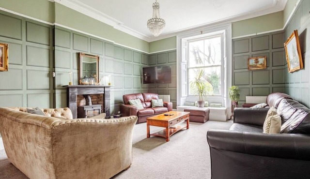 LUXURY 7-BEDROOM GEORGIAN HOUSE | SLEEPS 13 | HOT TUB | GAMES RM | LAKE DISTRICT