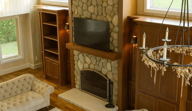 Luxury 7-Bedroom Villa with Pool in Glen Head