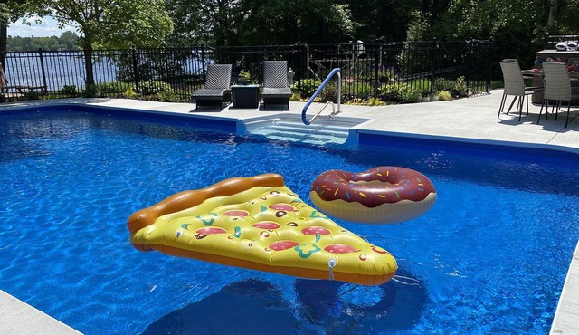 Luxury 7000 sq ft Lakefront Home with Hot Tub, Sauna, and Pool