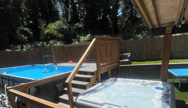 Luxury 7BR ATL World Cup Retreat 5mi Airport Outdoor Pool & Hot Tub Sleeps 16