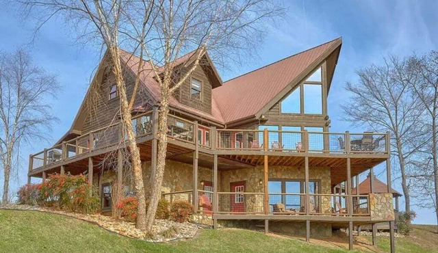 Luxury 7BR Cabin w/Hot Tub! Media +Game Rooms