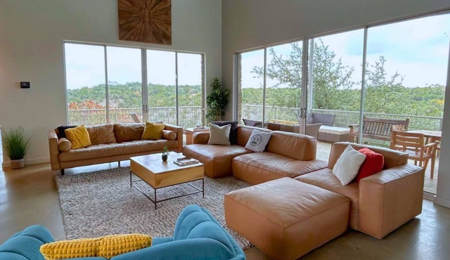 Luxury 7BR Hill Country Gem with Barndominium