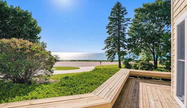 Luxury 7BR multifamily on Lake Michigan, Pool & Spa, New Kitchen and Mudroom!