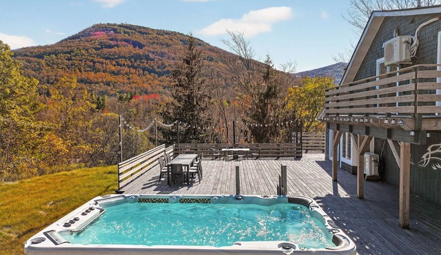 Luxury 7BR Ski Retreat Near Hunter & Windham w/Hot Tub & Epic Mountain Views