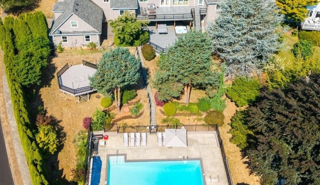 Luxury 7BR Villa with Pool, Hot Tub, Sauna, Gym & Billiard