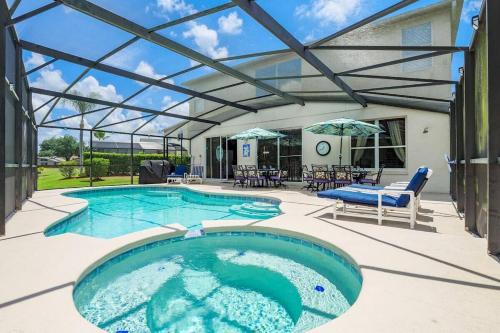 Luxury 7BR w Pool Lake View at Berkley