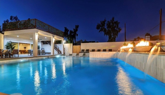 Luxury 7BR Wild West Estate in Scottsdale, Pool, Spa, Golf, Bocce!