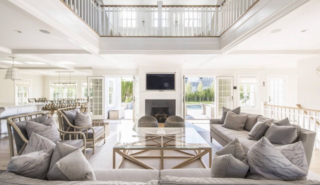 Luxury 8 BR, 8.5 B, Walk to Beach & Town, Pool!