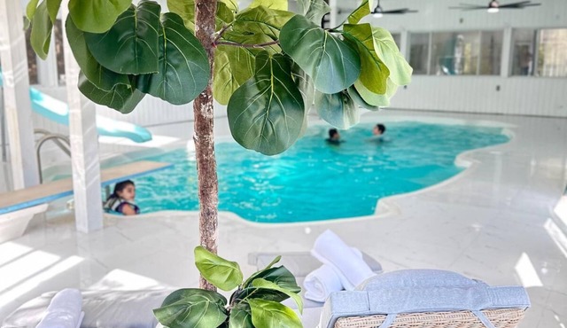 Luxury 8BR Lodge w/Heated Indoor Pool Game Room Near Lake Wallenpaupack