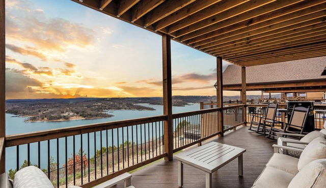 Luxury 8BR Table Rock Lake Lodge Swim Spa Sleeps 21