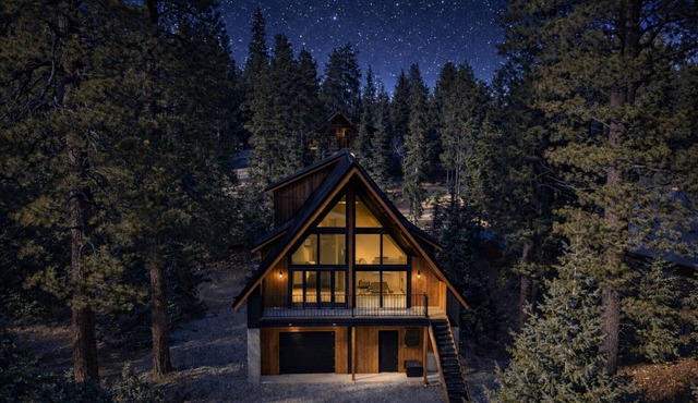 Luxury A-Frame - Sauna - Hot Tub - Bunk Room – Sleeps 10 – L2 EV Charger