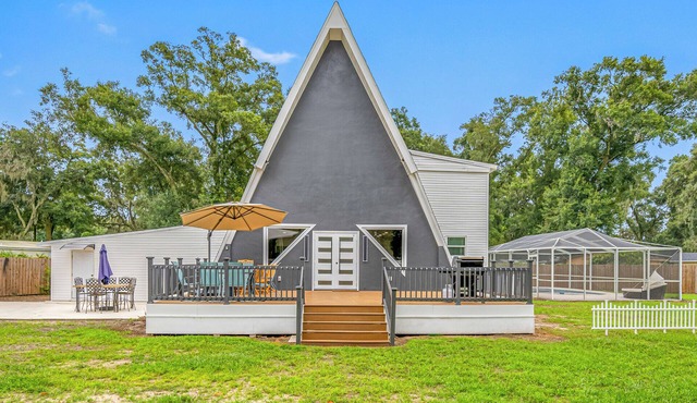 Luxury A-Frame Escape: 6BR, 4BA, Pool, Pickleball, Cinema & Ultimate Relaxation!