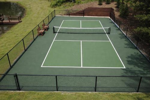 Luxury A-frame Hot tub Pickleball Mountain views