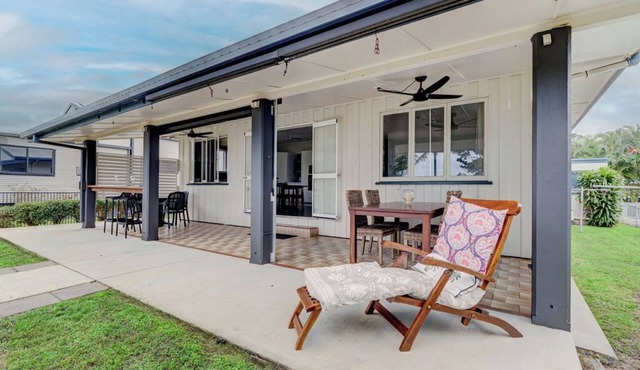 Luxury Absolute Beachfront and Pet friendly!