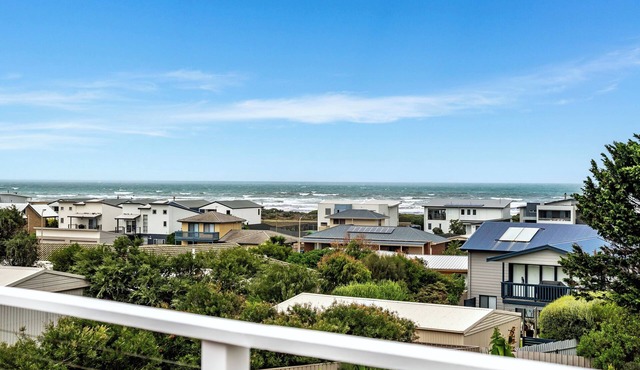 Luxury Accommodation Middleton with Stunning Ocean Views - sleeps 7