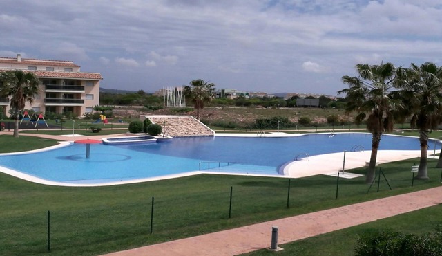 Luxury accommodation for 14 people . Swimming pool with SPA CIRCUIT