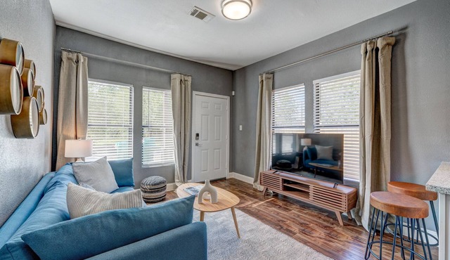 Luxury Accommodations in Central HTX at an Affordable Price