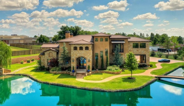 Luxury Accommodations in one of Normans Premier Estates Great for Family's/ pets