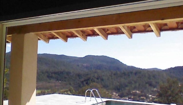 luxury air-conditioned villa with heated pool, near the Castellet circuit