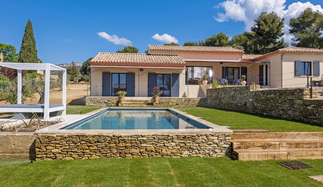 Luxury air conditioned villa with private pool