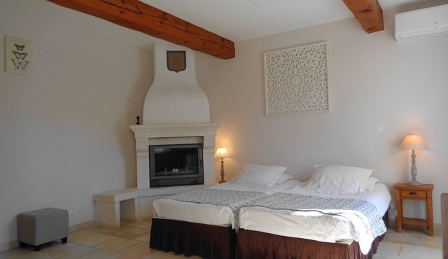 Luxury air conditionned twin room Glycine-terrace-Le clos des lavandes