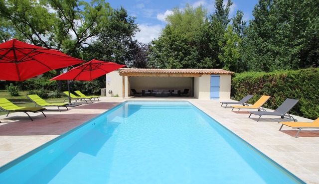 Luxury Air Conditioned + Heated Pool 4 bed 4 bath Village House in the Dordogne
