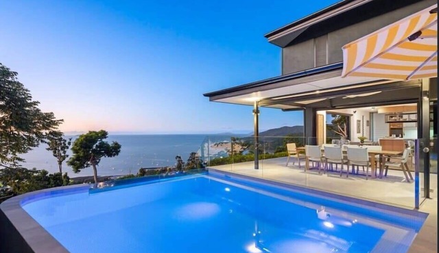 Luxury Airlie Beach Home with Panoramic Ocean Views