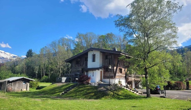 Luxury alpine chalet with Jacuzzi. Next to Morillon's Lac Bleu & beach