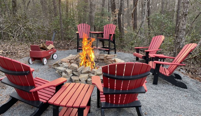 Luxury and Comfort in Lake Lure~Hot Tub~Fire pit
