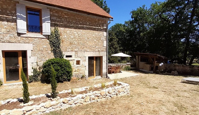 Luxury and cozy vacation home for 6 people on a quiet estate.