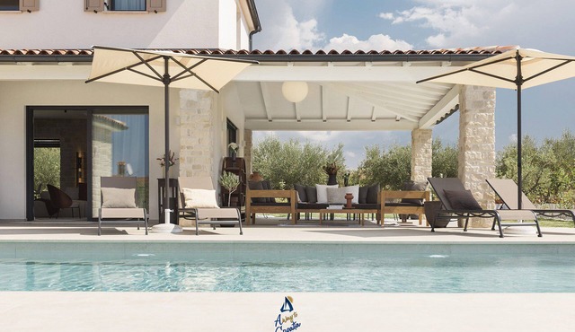 Luxury and Elegant Designer Villa with Heated Pool