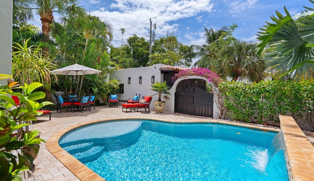 Luxury and Historic Elegance in a Charming West Palm Beach Villa. Pet Friendly!
