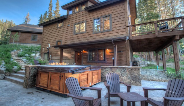 Luxury and Light Mountain Escape