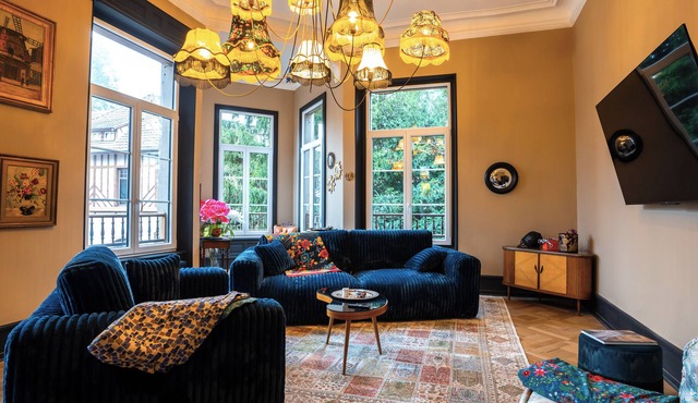 Luxury and unique apartment, 1st floor of a 19th century mansion