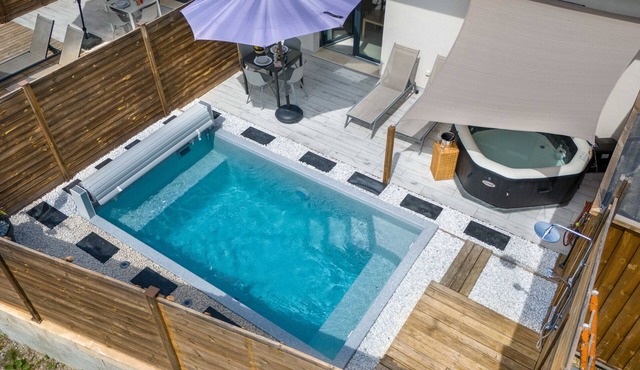 Luxury apartment, private spa & heated pool