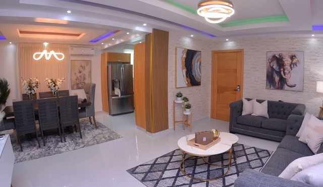 Luxury aparment 20 minutes from the airport and the beach