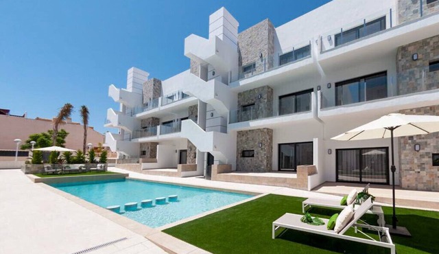 Luxury apartment in Arenales del Sol, 5 minutes from the beach on foot!