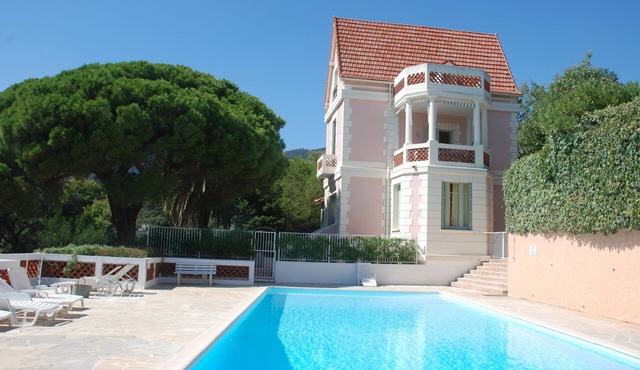 Luxury Apartment in Art Nouveaux House in Cavalaire sur Mer near St Tropez