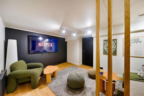 Luxury Apartment 3BR with Spacious TV Room