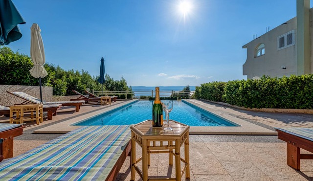 Luxury Apartment A1 With Swimming Pool, Whirlpool And Sea View